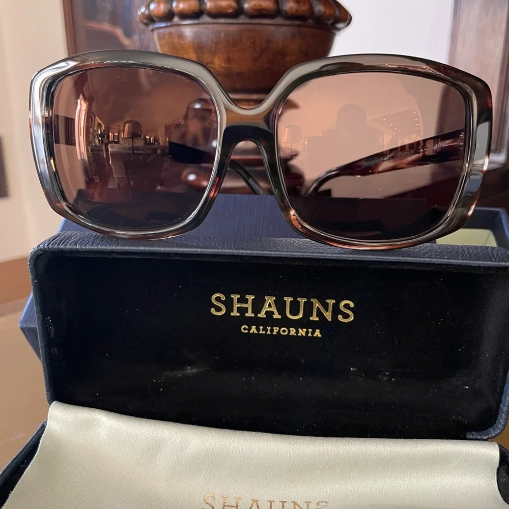 NIB Shauns of California ‘Skye’ Sunglasses - Picture 3 of 10